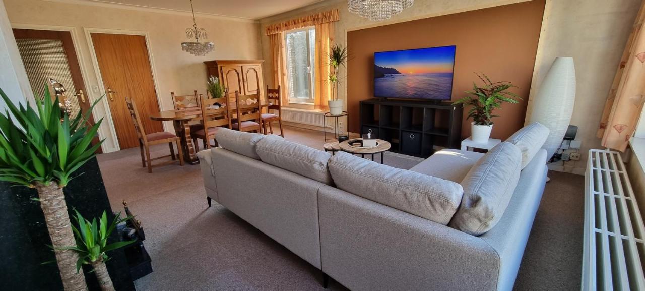 Apartment Superb Flat With 3 Bedrooms Parking And Balcony *