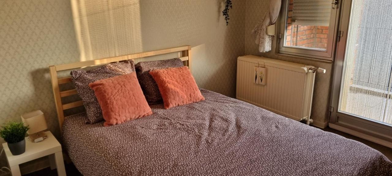 Superb Flat With 3 Bedrooms Parking And Balcony *